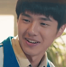 最好的我们刘昊然余淮开心笑容gif动图_动态图_表情包下载_soogif