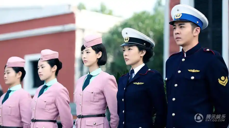 这部以军校为题材的电视剧不仅要打造今夏最热血的偶像剧,麻辣鲜师pk