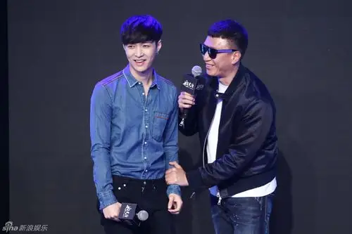 组图:《好先生》发布会 张艺兴被孙红雷带污了_高清图集_新浪网