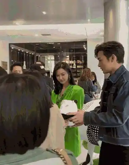 张彬彬景甜cp势头不减,但男方感情生活成迷?_杨幂_的传闻_网友