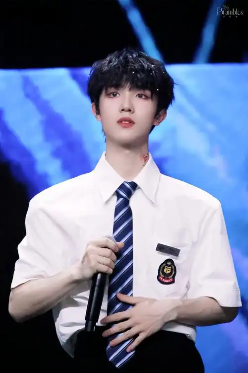 苏新皓超话可时光啊不听话总催着人长大@tf家族-苏新皓#今日星拍放送