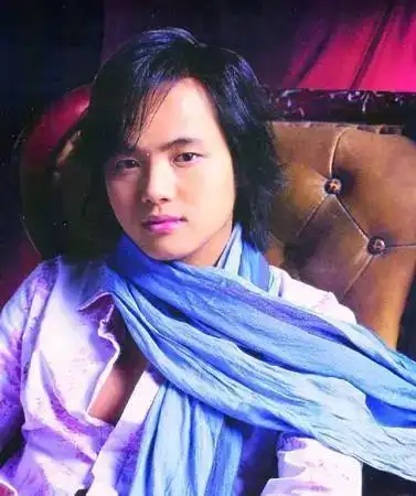 郑源:一个被长相耽误的歌坛巨星