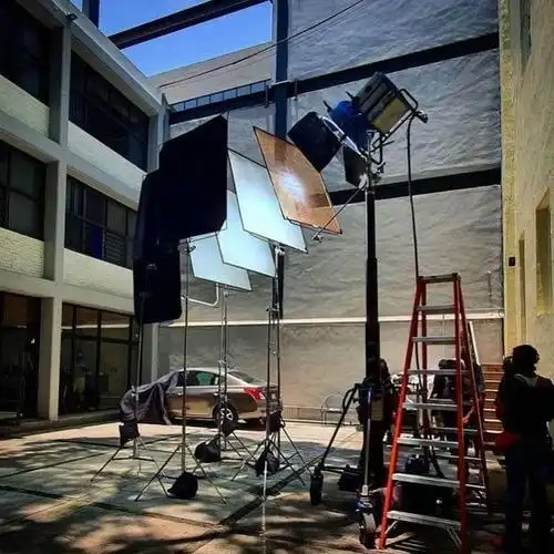 32张电影幕后花絮照片,揭秘电影中光线的真假,原来都是这么拍的