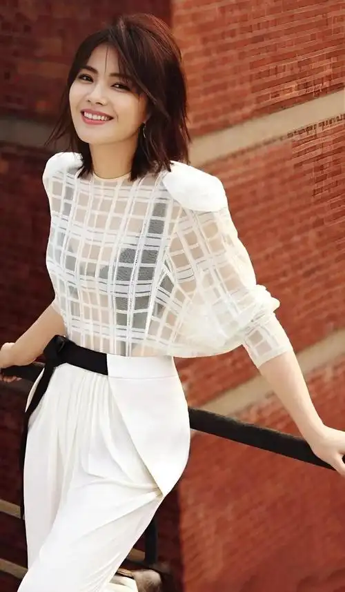 刘涛底裤被扒光某女星她技术很好为上位不择手段