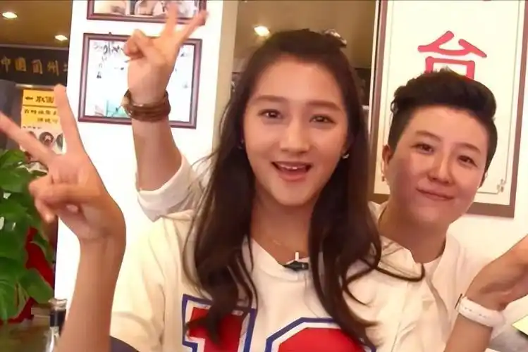 有一种遗传叫偏心遗传看看这几对明星家属的长相就明白了