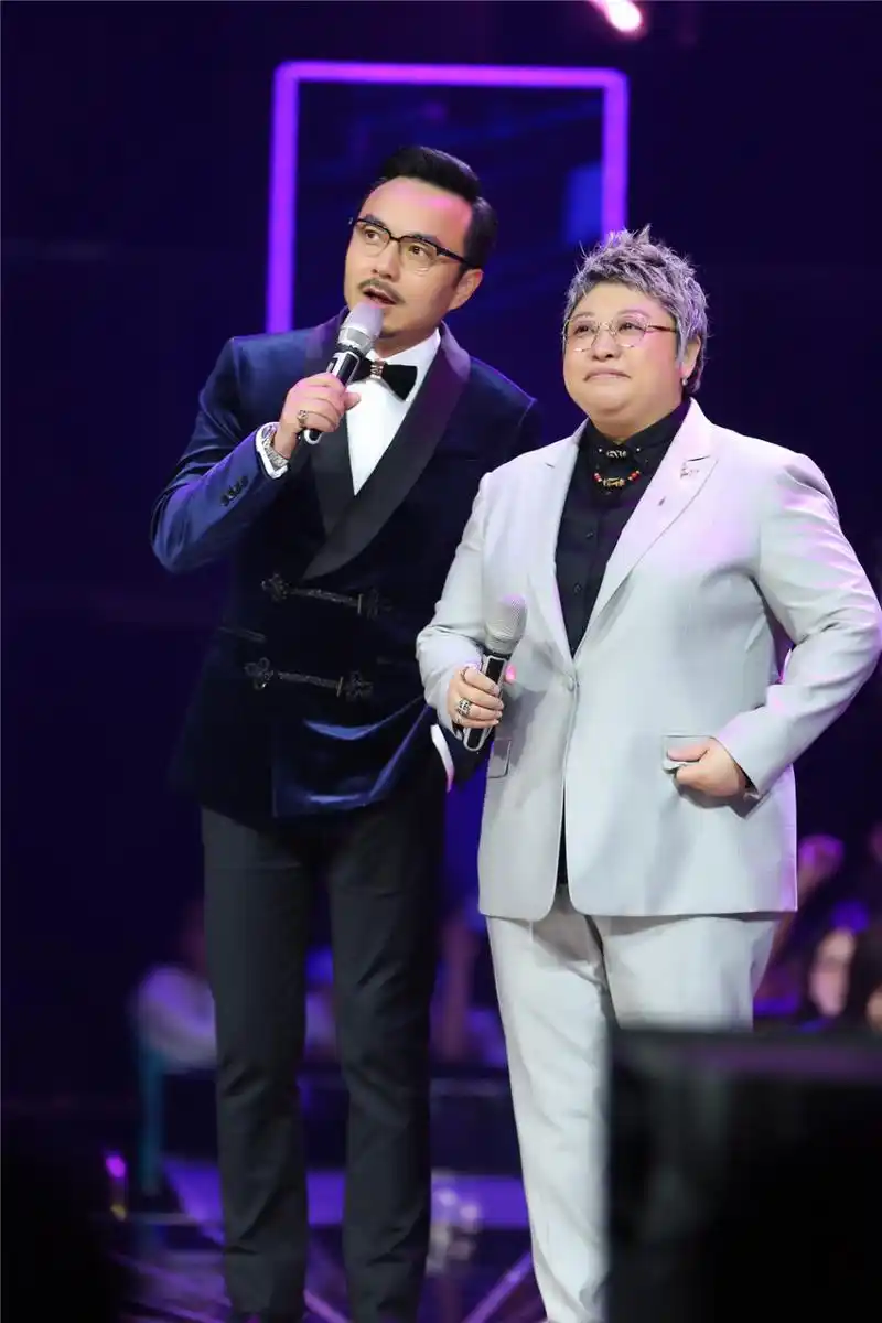 组图:《想和你唱》古巨基杨钰莹情歌pk_高清图集_新浪网