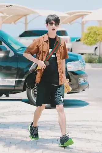 肖战阿布扎比饭拍分享 清爽阳光的夏日少年