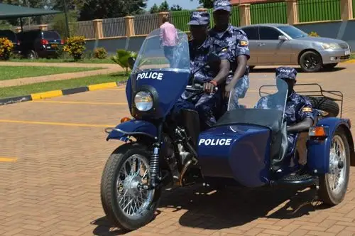 乌干达男子娶12岁女孩为妻前3任妻子也是12岁时嫁给他的