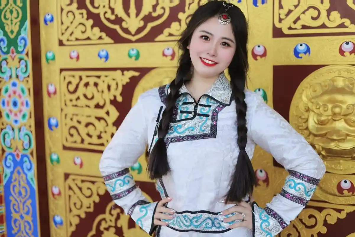 呼和浩特约拍/大召/蒙古族少女写真 069969♀15:每一个女生的