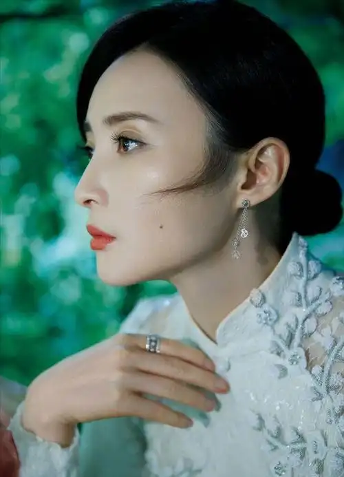 演员蒋勤勤:导演李大为是初恋,嫁陈建斌18年很幸福却留有遗憾!