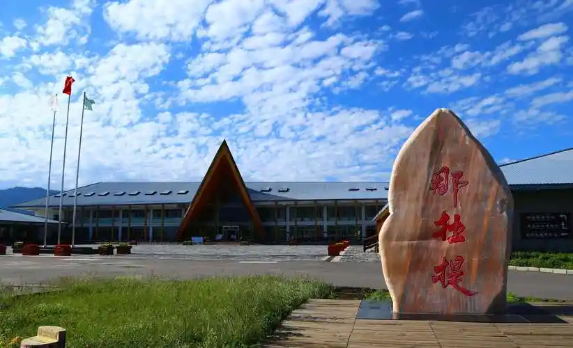 私家团赛里木湖那拉提草原巴音布鲁克库车独库公路魔鬼城喀纳斯禾木