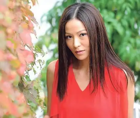 滕丽名自曝做饭慢邻居凌晨听到我切猪肉