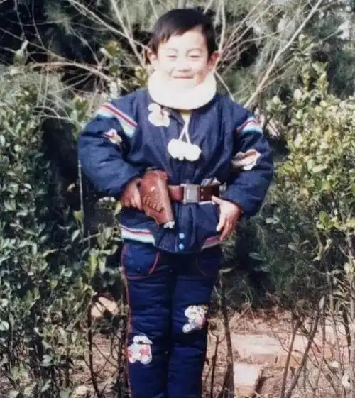 朱亚文小时候酷爱《西游记》,为了在父亲下班回家前看上电视,他巧妙地