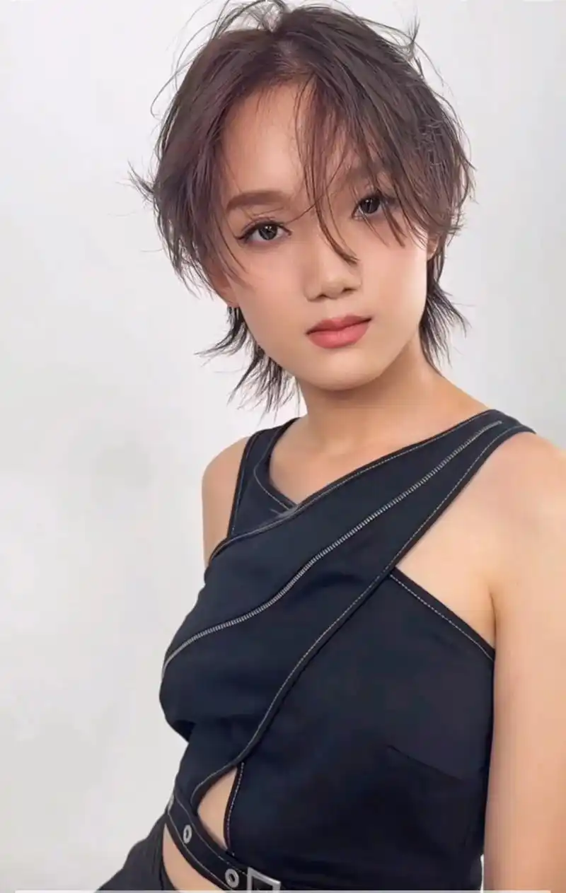 今日发型搭配推荐.一款超飒的甜美风短发,谁剪谁好看#同城美发 - 抖音