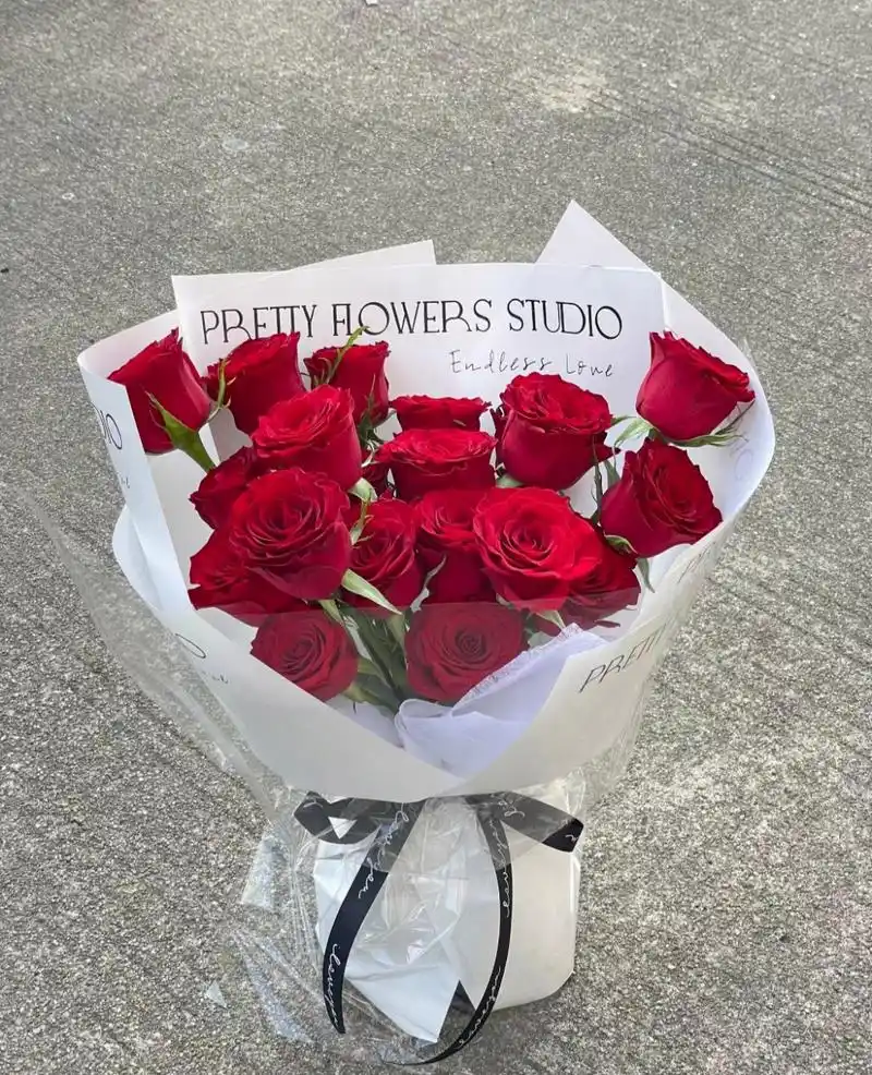 七夕花束推荐 19支高原红玫瑰 爱有千万种,红玫瑰是最热烈的一种