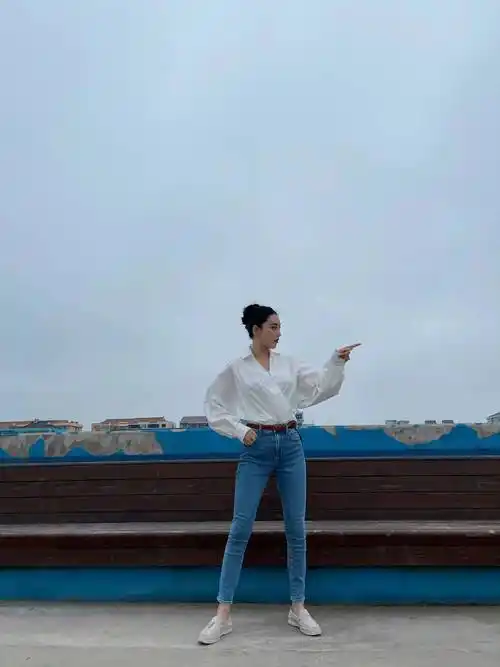 张馨予晒自己的照片被嘲太假了,网友:别要求太高,这已经很好了