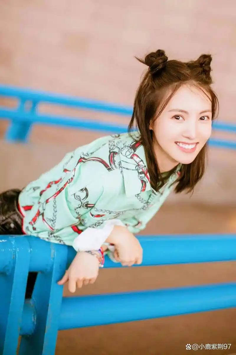 金晨:上学时被同学孤立,被老师看不起,后却以第一名考取上戏