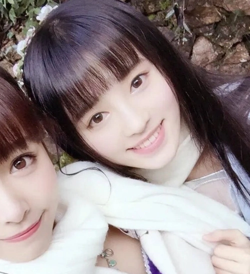 鞠婧祎许佳琪旧合照被扒许佳琪好青涩但鞠婧祎差点就认不出