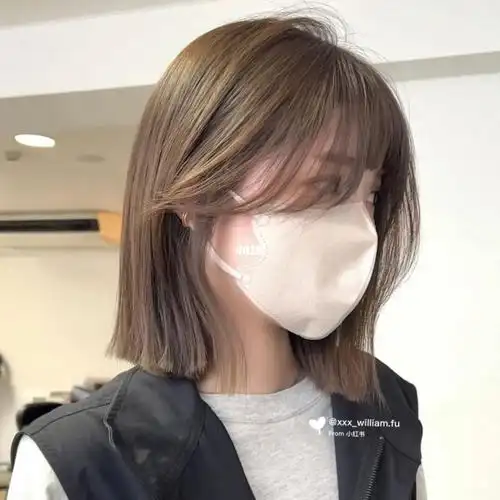 一刀切短发配上八字刘海真的yyds