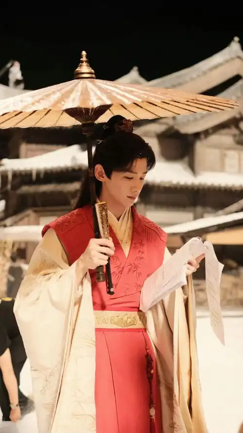 白敬亭顾九思读书剧照