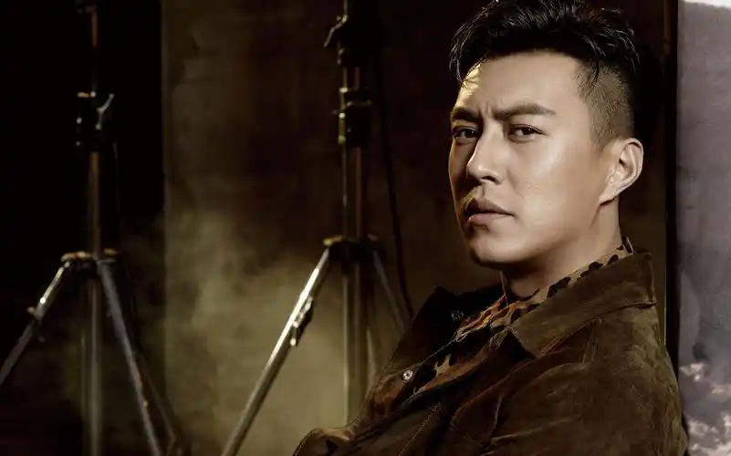 【靳东】模特_哔哩哔哩_bilibili