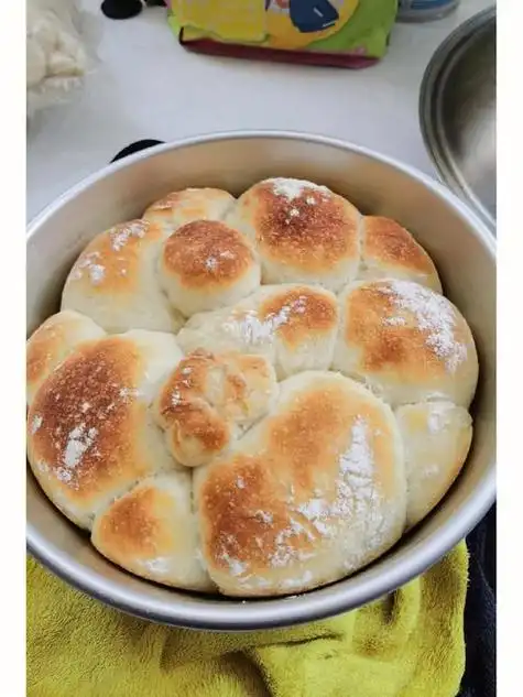 蒸酸奶面包烤箱做法视频简述信息一览: 1,酸奶面包的做法烤箱   2