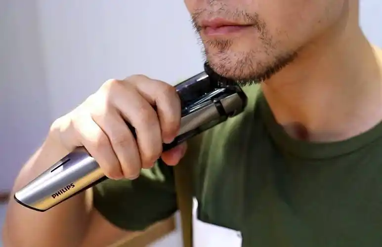 什么脸型搭什么胡型博主示范胡须的修剪法