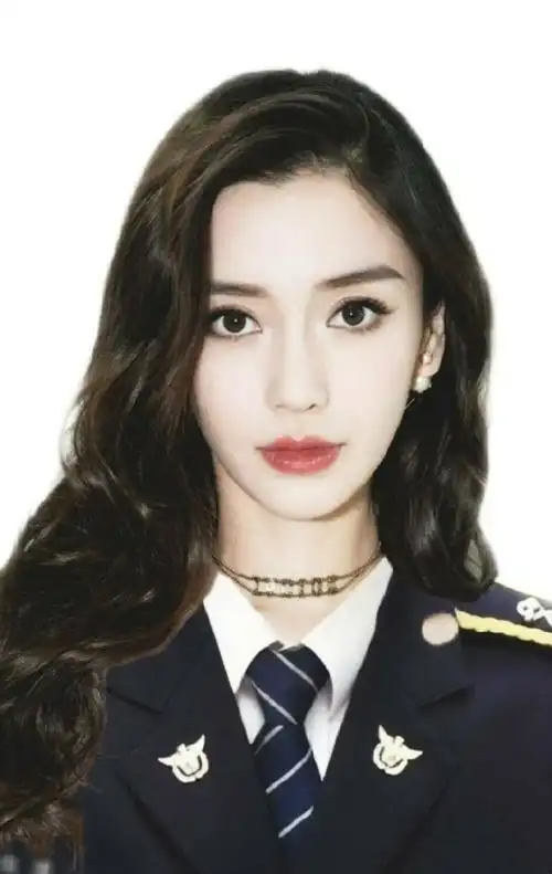 angelababy警官装证件照,这个颜我真的太可了#时髦颜究所##仙女本仙