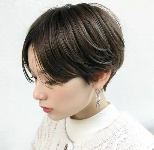 好看的露耳短发