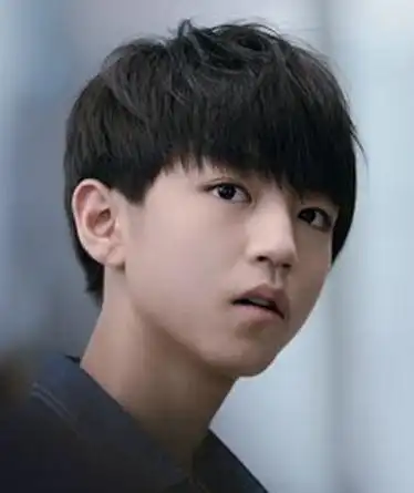 男学生可爱齐刘海发型图片