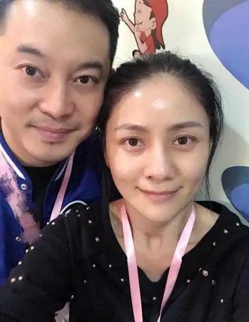 胡可婚纱照沙溢个人资料婚后零绯闻诠释好男人形象而今成人生赢家引人