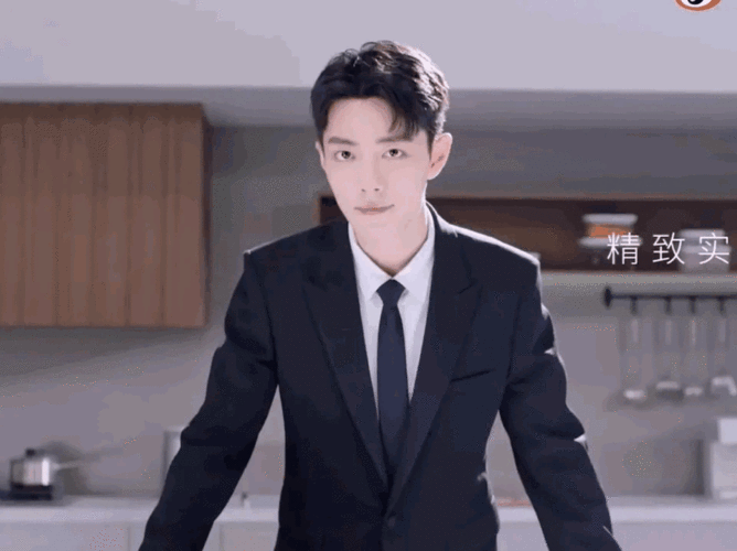 恭喜#肖战!官宣双立人代言!高清动图,桌面壁纸!