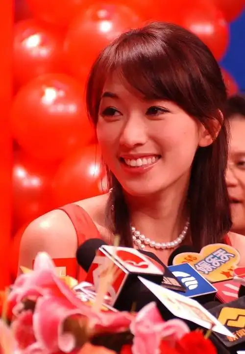 陈若仪和大9岁林志玲同框:我感慨,原来漂亮和绝色的区别在这里