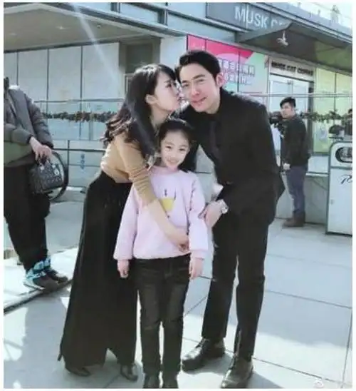 李念发微博称平均每天睡眠不到5小时网友老公太厉害