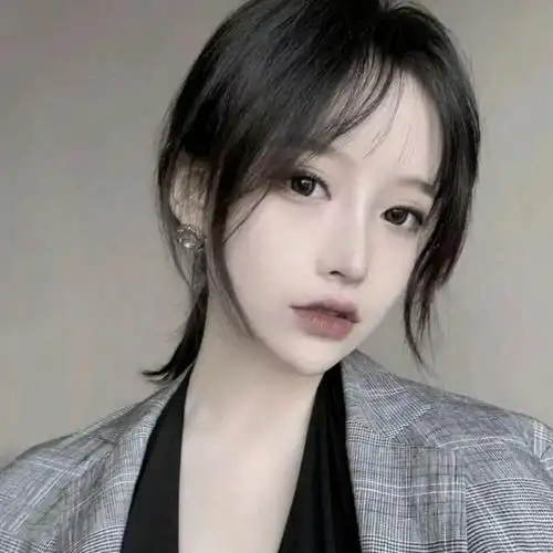 小西装大女人_好看的女生头像图片_扣扣居