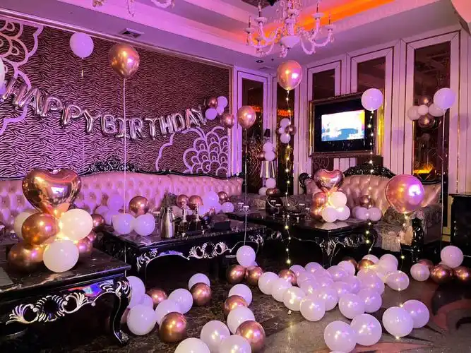 ktv简单生日氛围感