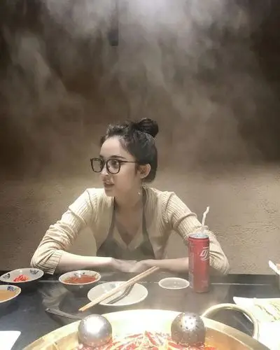 来自娜扎全球后援会 - 微博