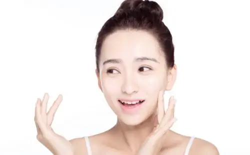 敷面膜后皮肤紧绷是怎么回事?敷完面膜脸紧绷是什么原因?[图]