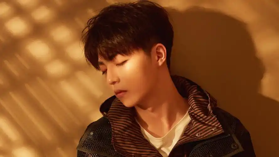 明星风尚陈立农壁纸