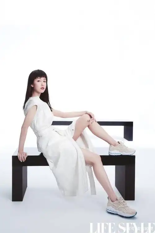 陈都灵美腿高跟写真