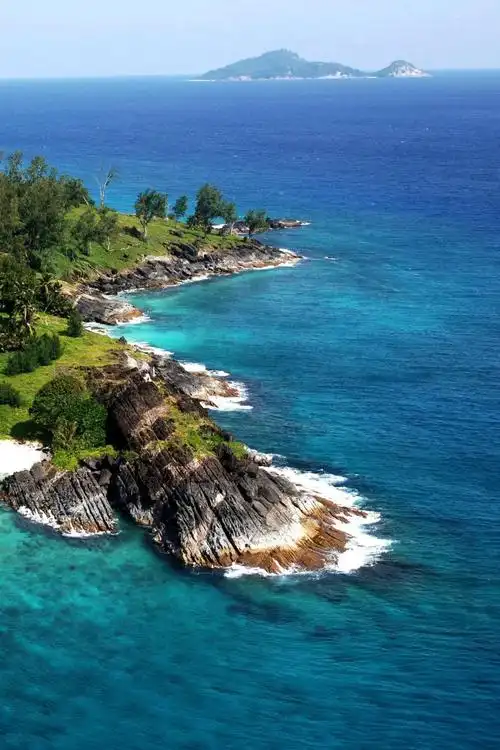 重庆一家人因疫情滞留非洲小岛3个月阳光沙滩美食引网友羡慕