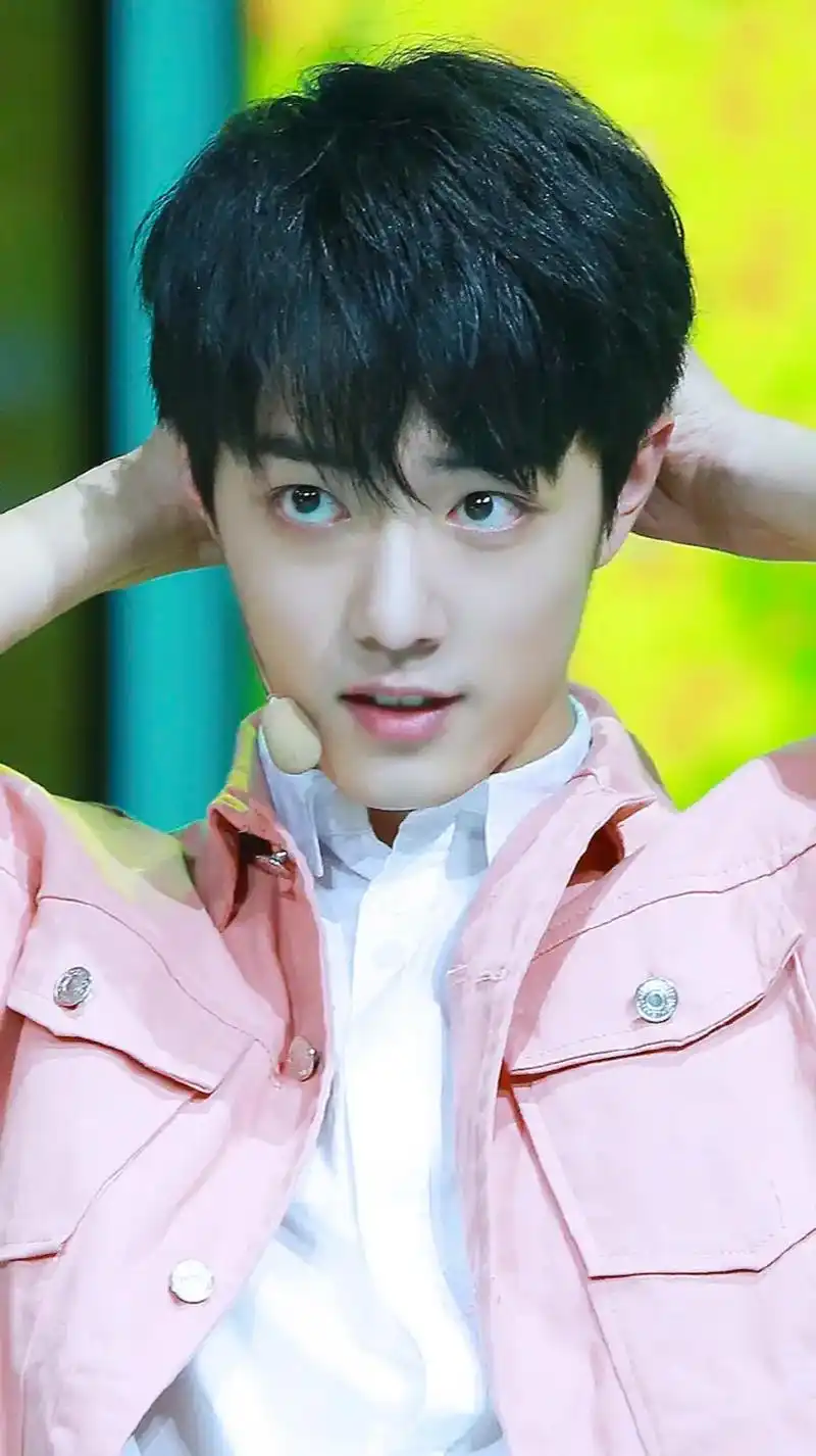 这么可爱的男孩子谁会不爱呢?#肖战 #肖战考古 #向全世界安