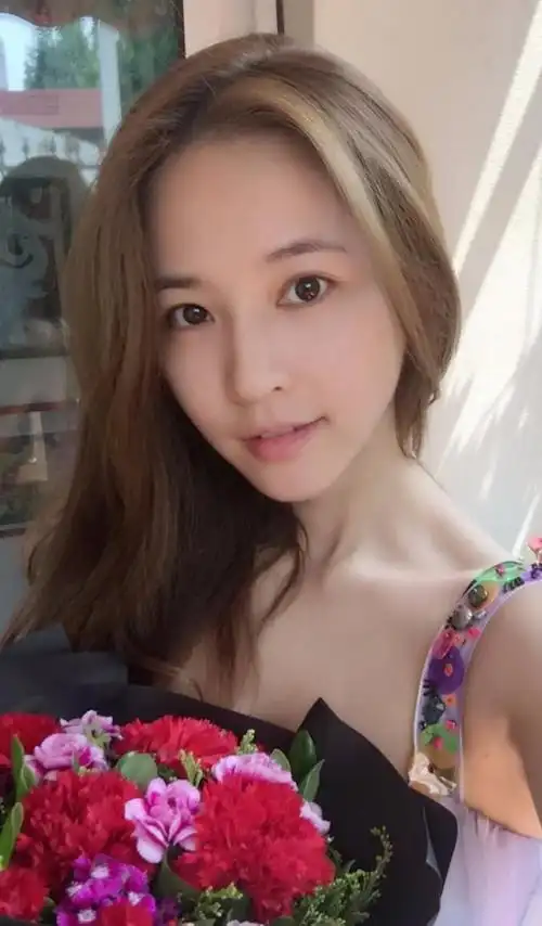 马景涛母亲节不忘给前妻送花, 前妻发文这样称呼他