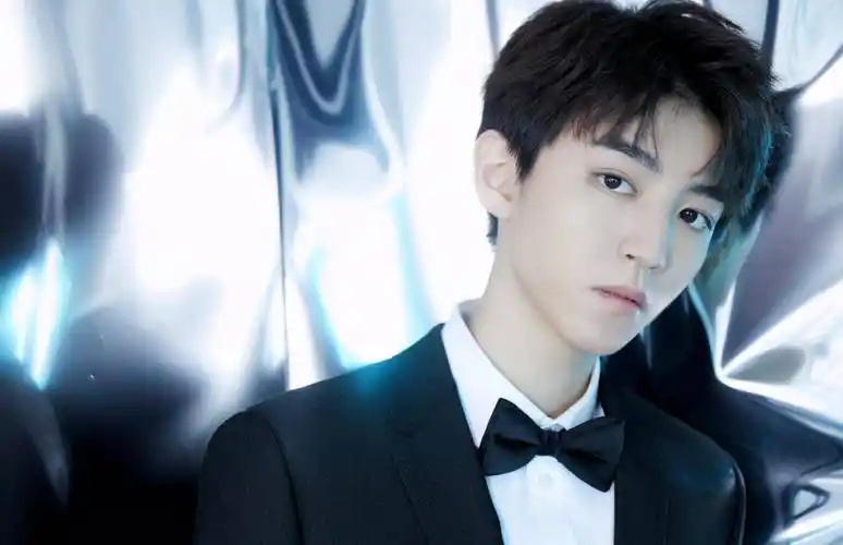 大家也很想知道王俊凯当学长的样子吧,也希望有这么帅气温柔的学长对