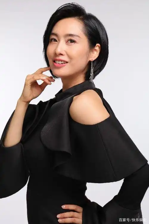 朱茵笑容照,甜美可爱