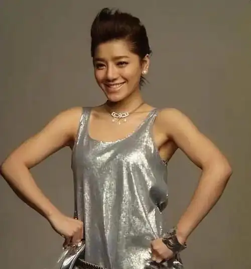 整容整得只剩眼珠子是原装的,江映蓉,你后悔了吗?