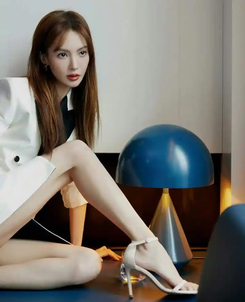 金晨大长腿写真系列[捂脸]