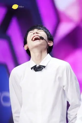 王源150322 快乐大本营录制 cr:王源lemonprince_1108|boyboy笑得如此