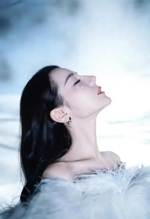 迪丽热巴生日首发新歌让热爱凝练成曲每人都能成为自己的topgirl