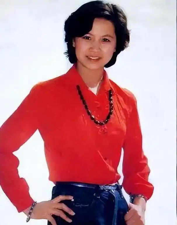 演员赵越嫁二婚佟凡恩爱25年57岁无儿无女亦无悔